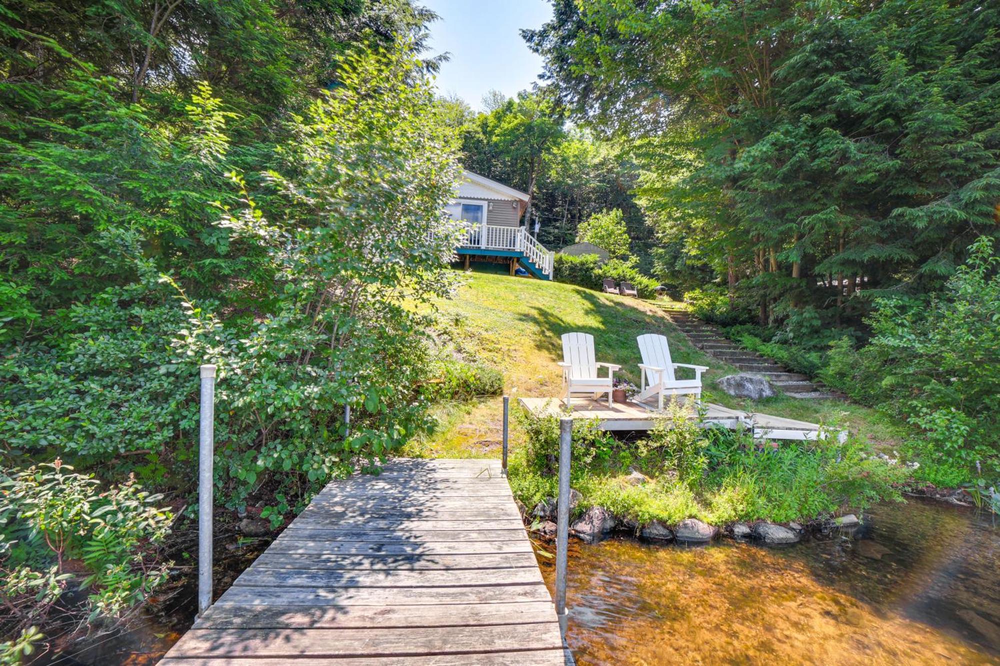 Breathtaking Newbury Cottage With Deck On Chalk Pond Luaran gambar