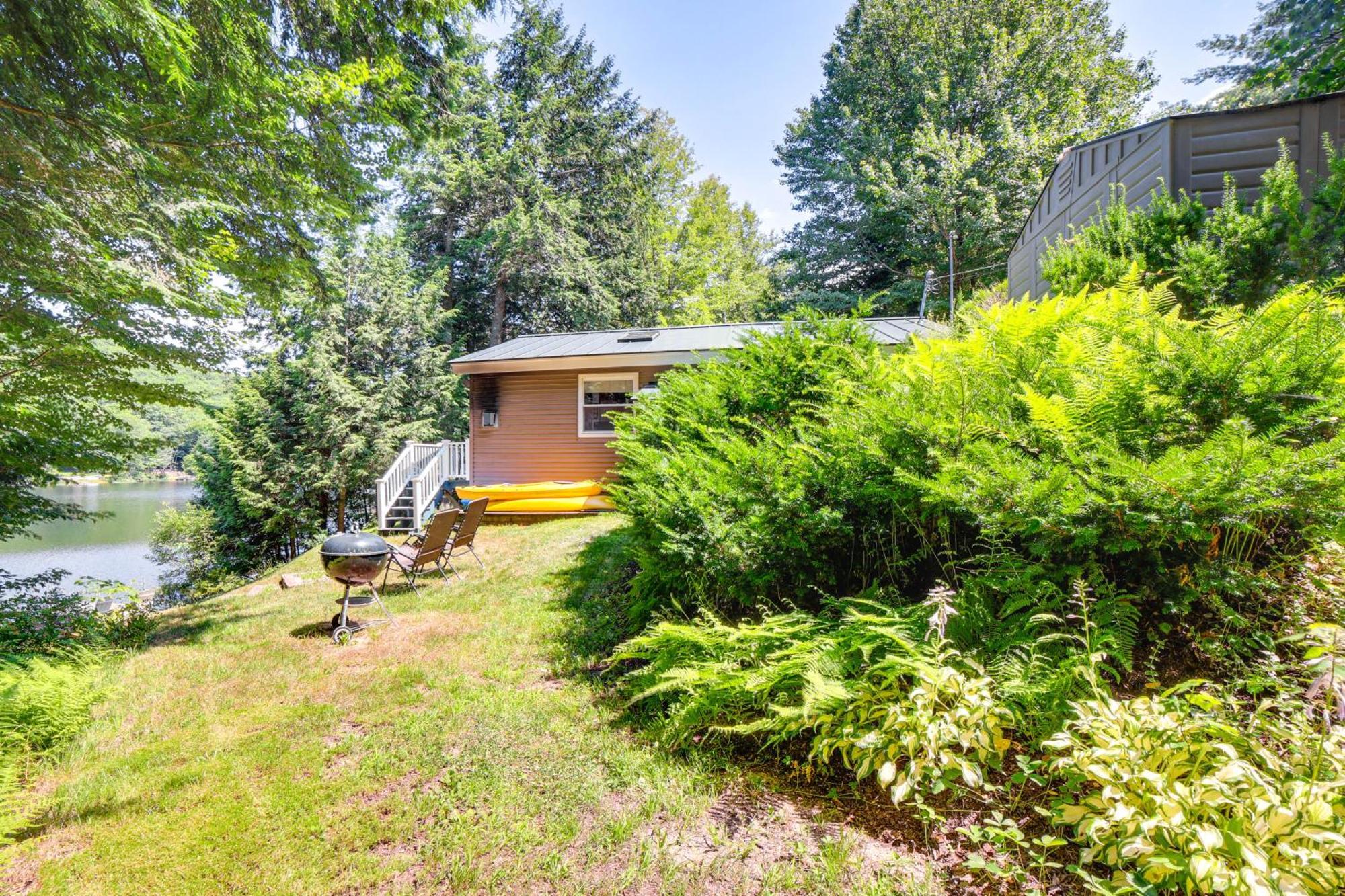 Breathtaking Newbury Cottage With Deck On Chalk Pond Luaran gambar