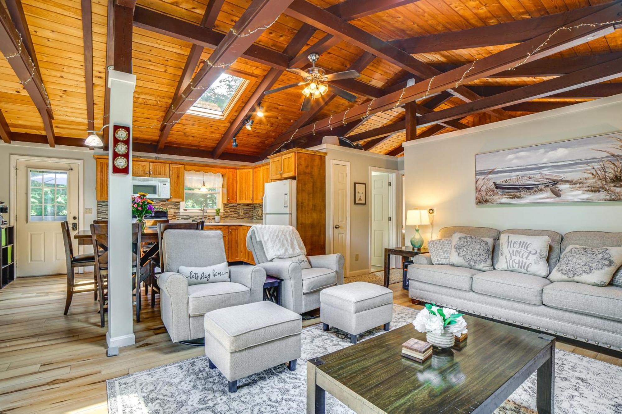 Breathtaking Newbury Cottage With Deck On Chalk Pond Luaran gambar