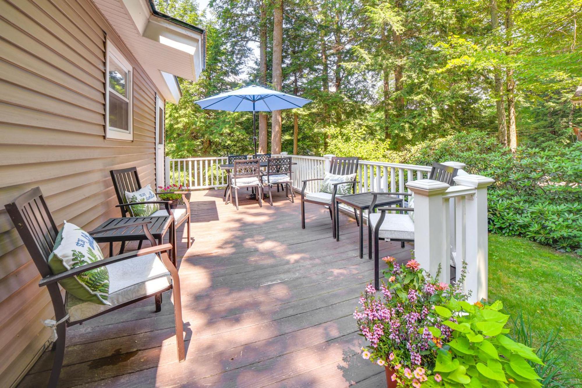 Breathtaking Newbury Cottage With Deck On Chalk Pond Luaran gambar