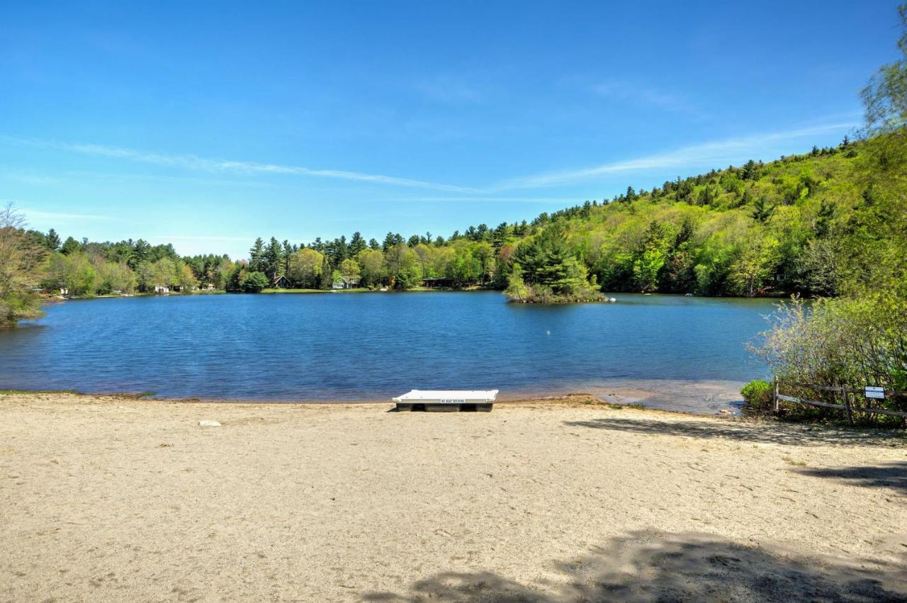 Breathtaking Newbury Cottage With Deck On Chalk Pond Luaran gambar